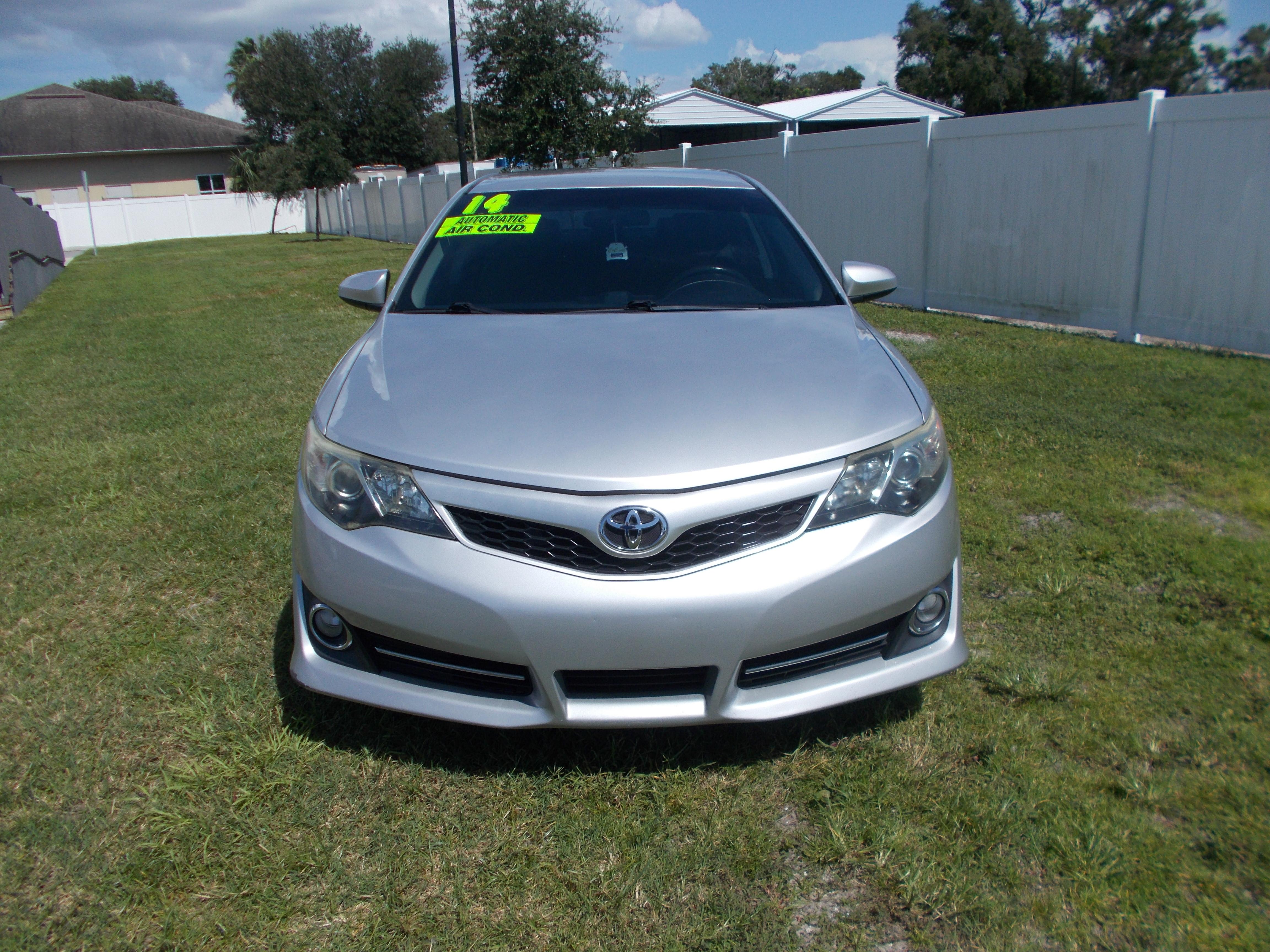 2014 Toyota Camry SE