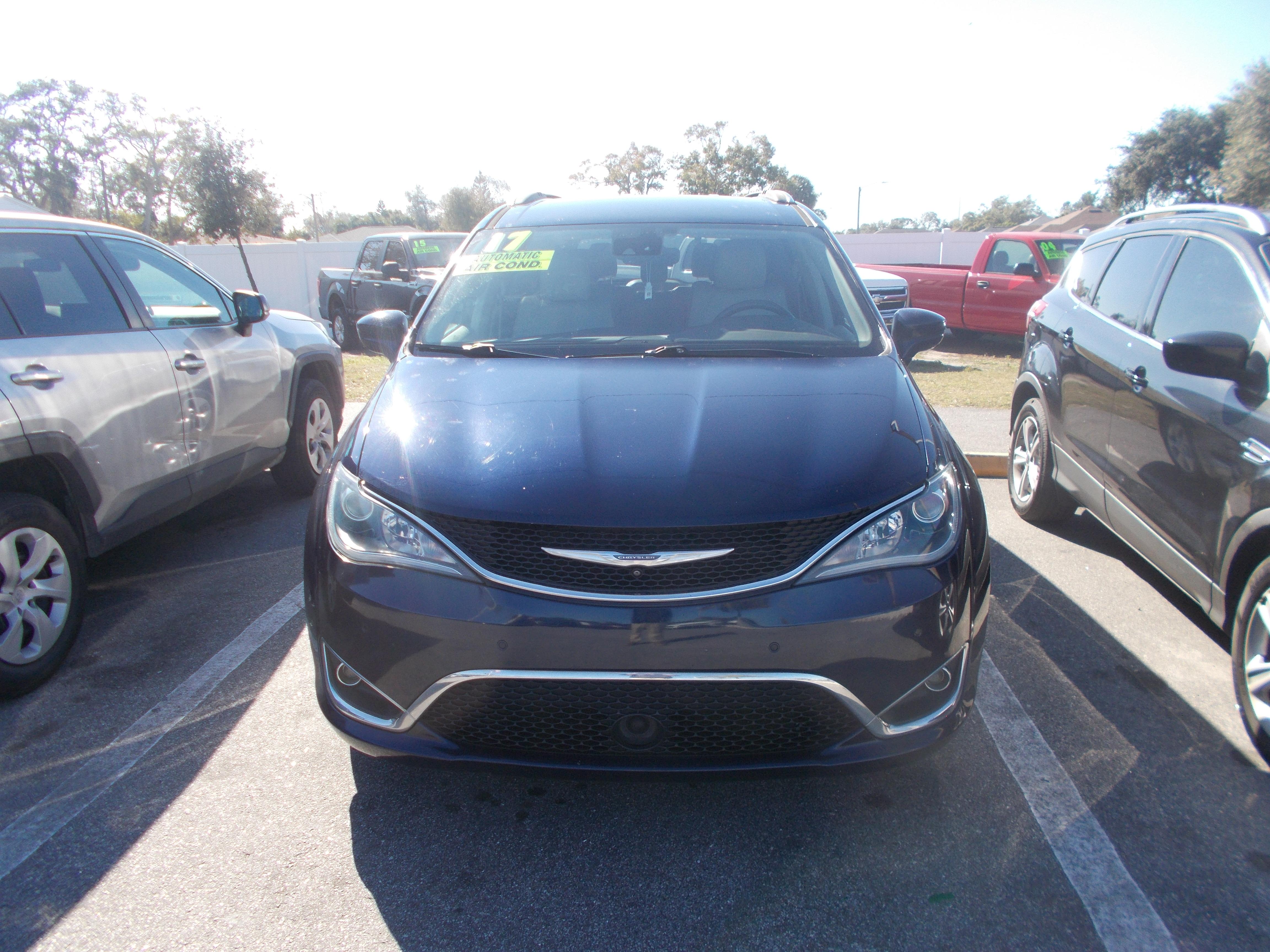 2017 Chrysler Pacifica Touring-L Plus